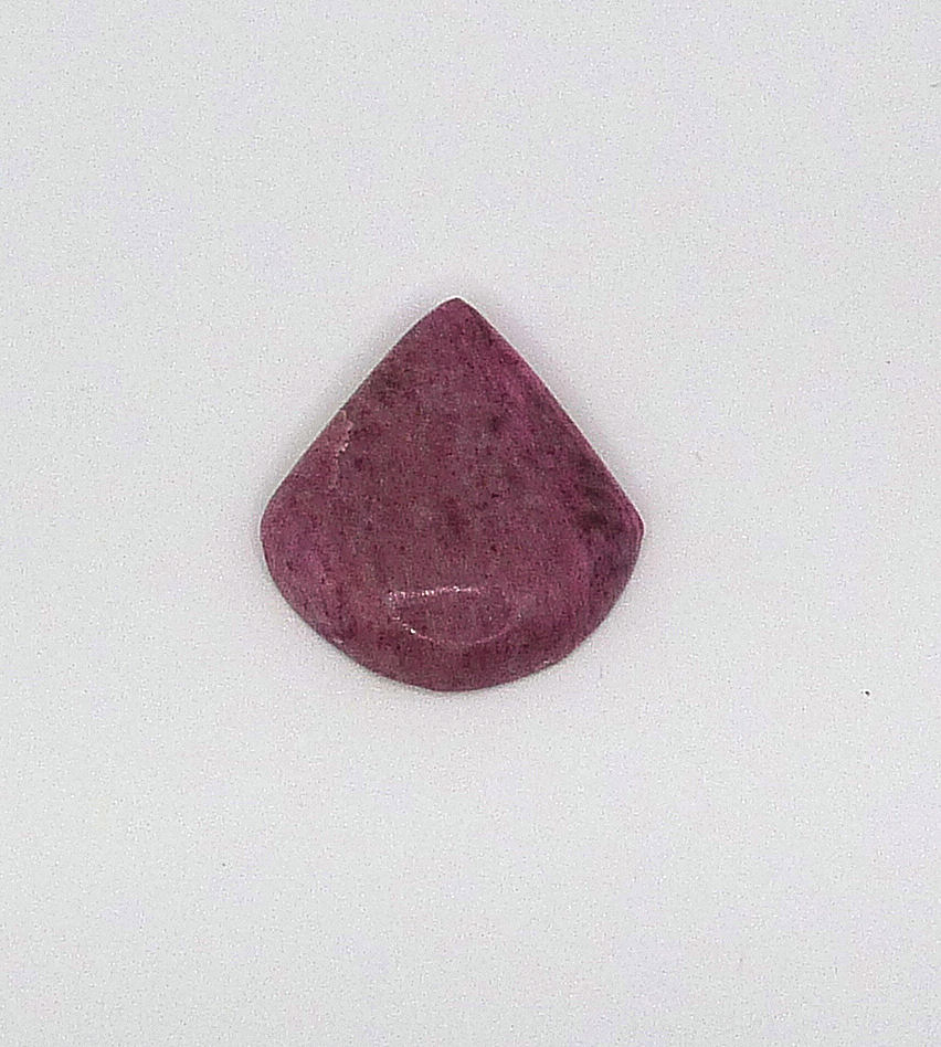 Thulit cabochon.