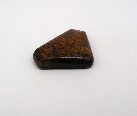 Bronzit, cabochon.