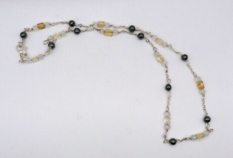 Silverhalsband med hematit, labradorit och citrin.