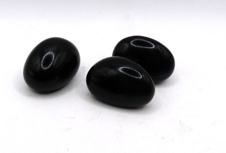 Svart obsidian, trumlad.