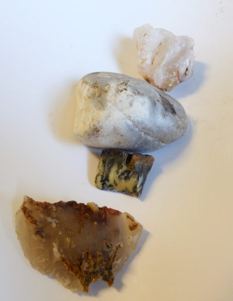 Kalcedon, blå kalcedon, agat och dendritisk opal