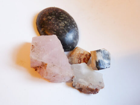 Porfyr, rosenkvarts, opal och crazy lace agat - Bild 3