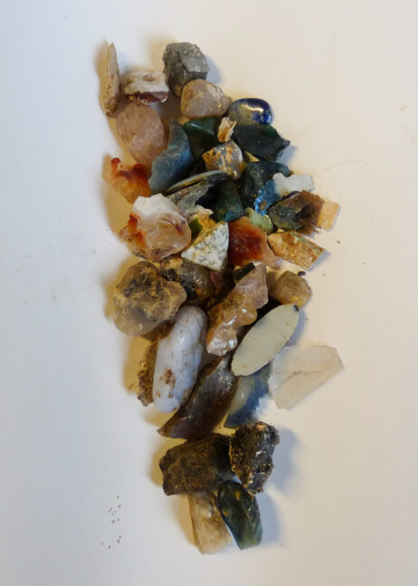 Kalcedon, agat, sodalit, bergslagssten, blå bandagat mm - Bild 2