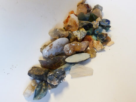 Kalcedon, agat, sodalit, bergslagssten, blå bandagat mm - Bild 4