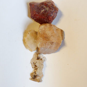 Bildjaspis, bergkristall, agat och agat/opal